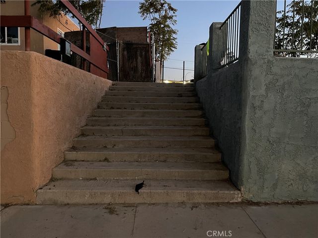 226 E Fredricks, Barstow, CA 92311