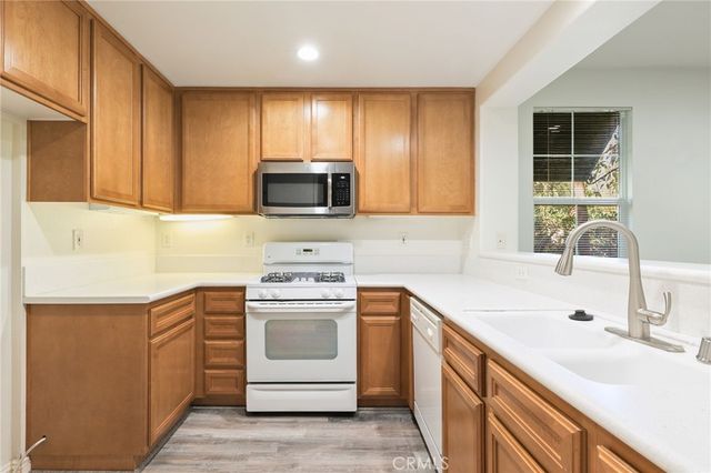 300 Dewdrop, Irvine, CA 92603