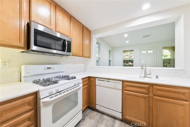 300 Dewdrop, Irvine, CA 92603