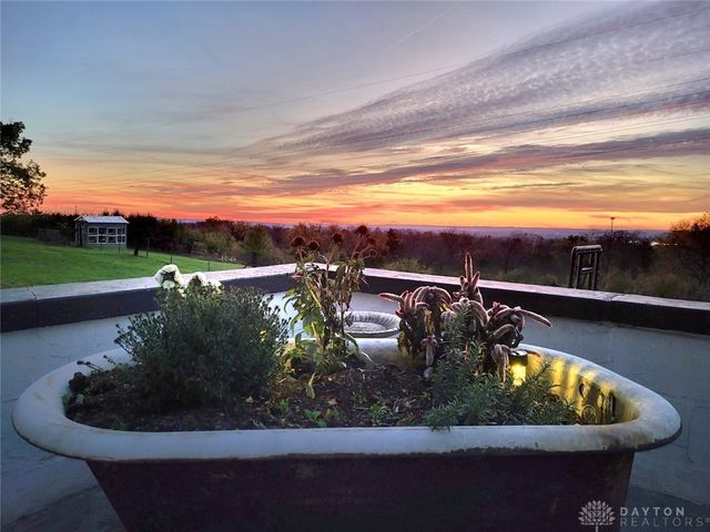 9471 Deardoff Road, Franklin, OH 45005