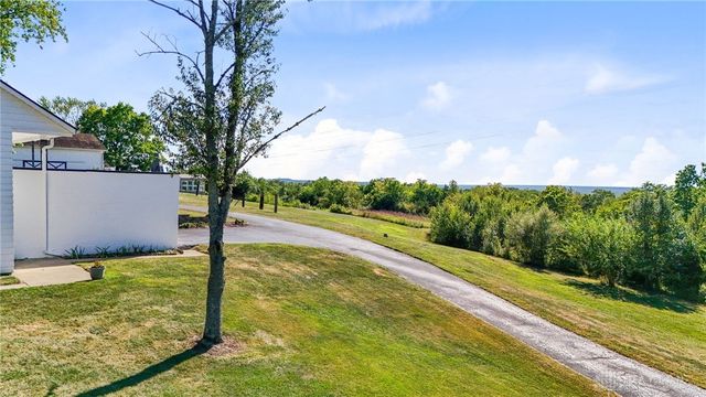 9471 Deardoff Road, Franklin, OH 45005
