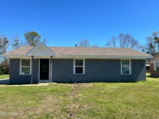 143 Holly Circle, Gulfport, MS 39501