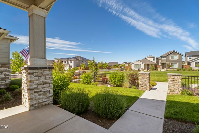 3757 NE Petrosa Avenue, Bend, OR 97701