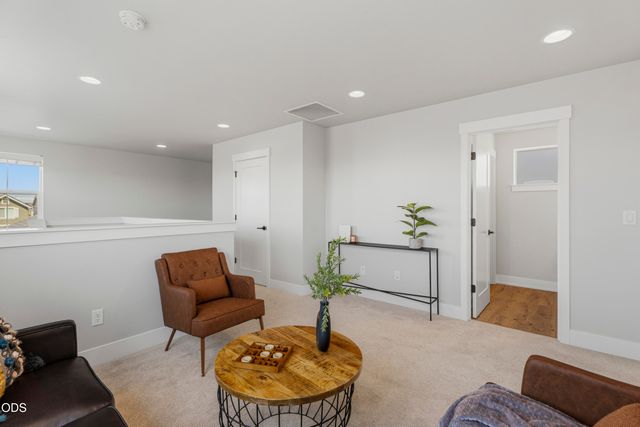 3757 NE Petrosa Avenue, Bend, OR 97701