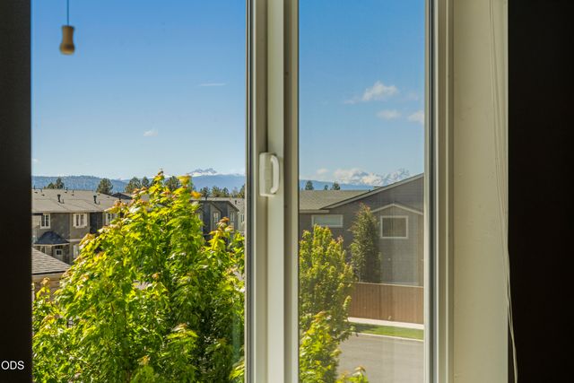 3757 NE Petrosa Avenue, Bend, OR 97701