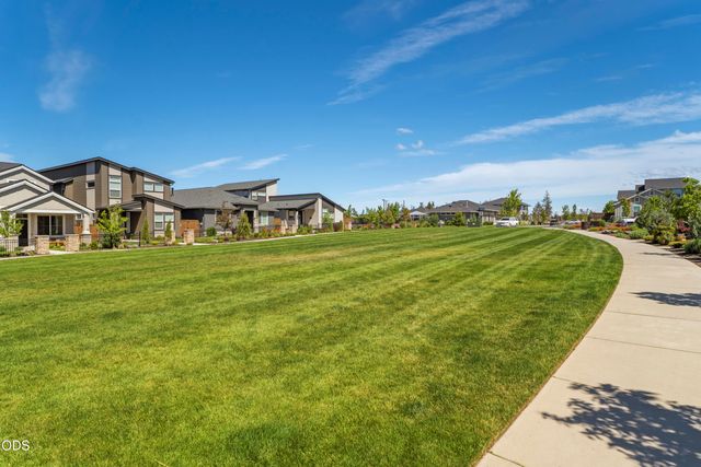 3757 NE Petrosa Avenue, Bend, OR 97701
