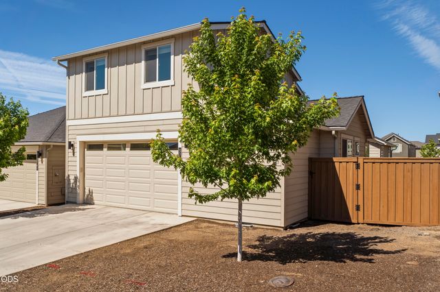 3757 NE Petrosa Avenue, Bend, OR 97701