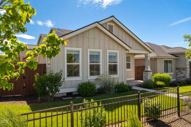 3757 NE Petrosa Avenue, Bend, OR 97701