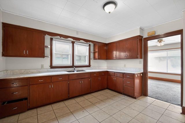 2840 N 58th STREET, Milwaukee, WI 53210