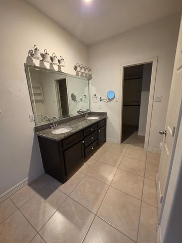 16020 Fountainview Drive 17, Montgomery, TX 77356