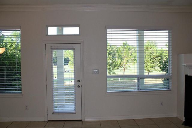 16020 Fountainview Drive 17, Montgomery, TX 77356