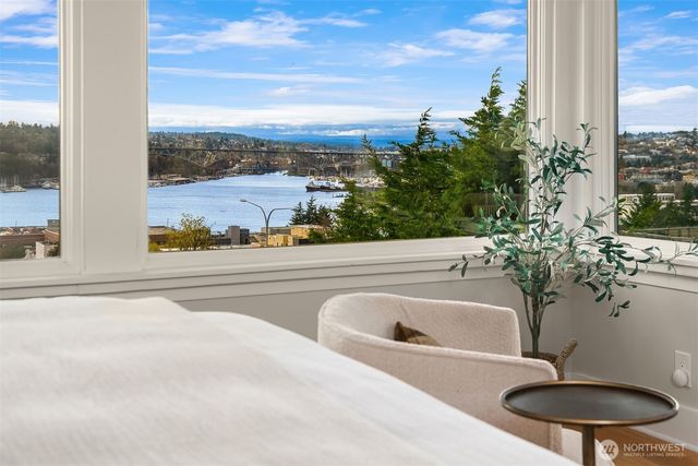 2307 Broadway E, Seattle, WA 98102