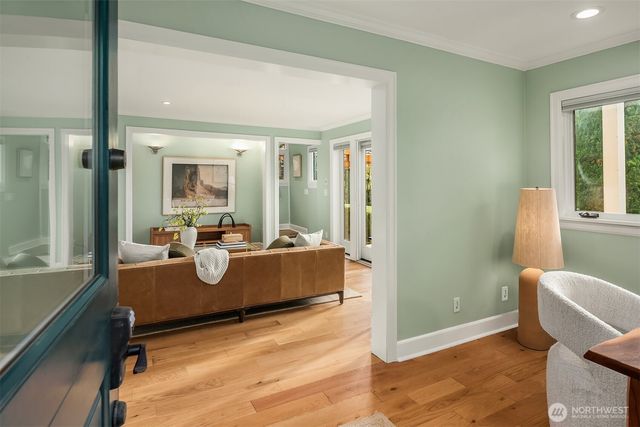 2307 Broadway E, Seattle, WA 98102