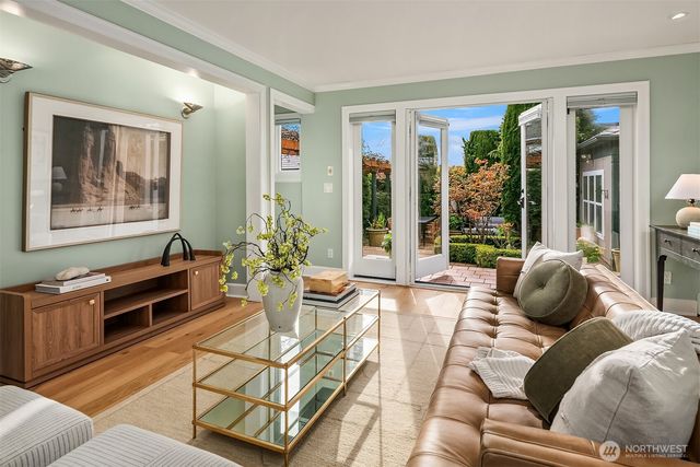 2307 Broadway E, Seattle, WA 98102