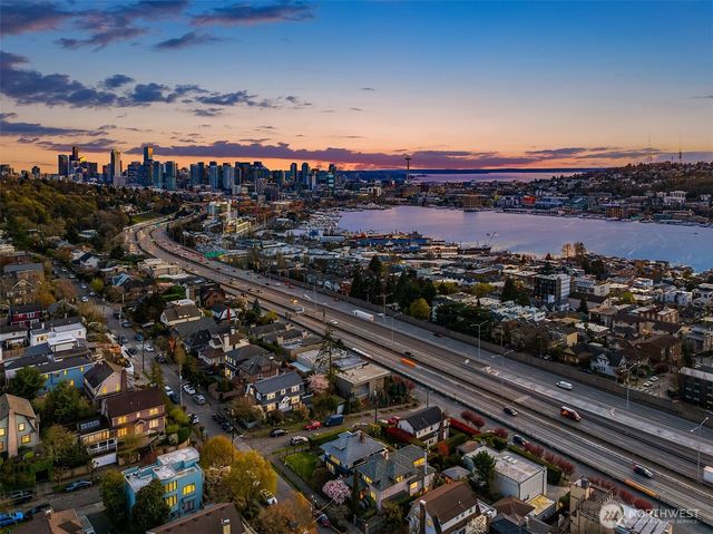 2307 Broadway E, Seattle, WA 98102