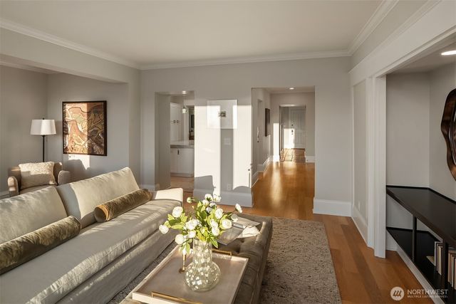 2307 Broadway E, Seattle, WA 98102