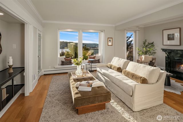 2307 Broadway E, Seattle, WA 98102