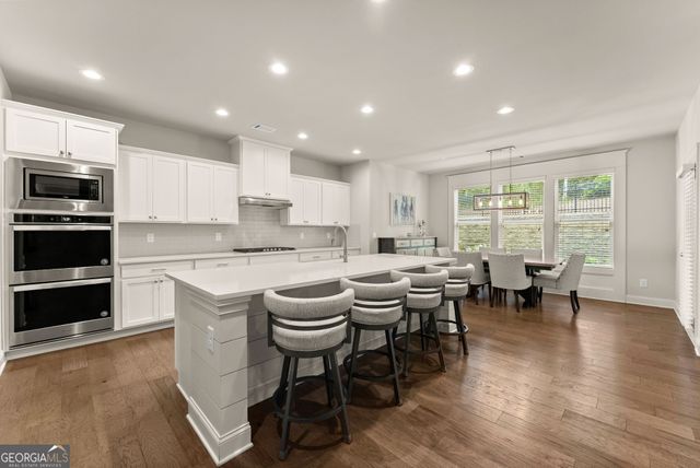 7066 Tree House Way, Flowery Branch, GA 30542