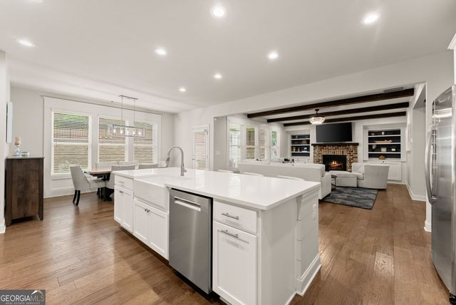 7066 Tree House Way, Flowery Branch, GA 30542
