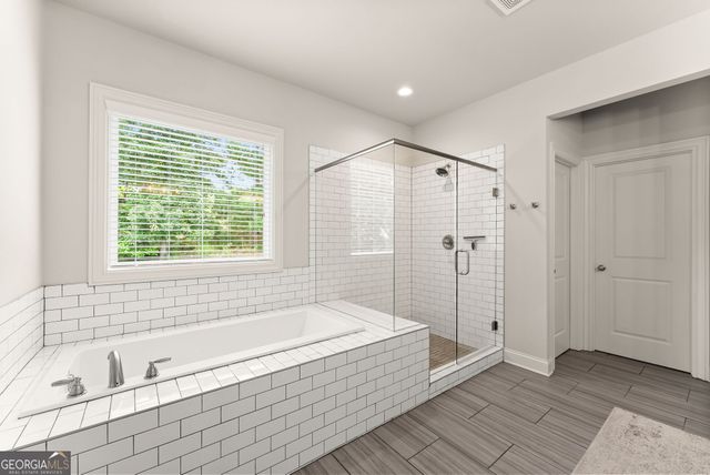 7066 Tree House Way, Flowery Branch, GA 30542
