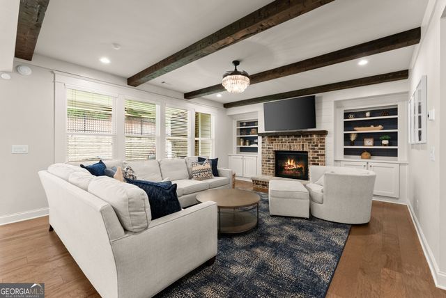 7066 Tree House Way, Flowery Branch, GA 30542