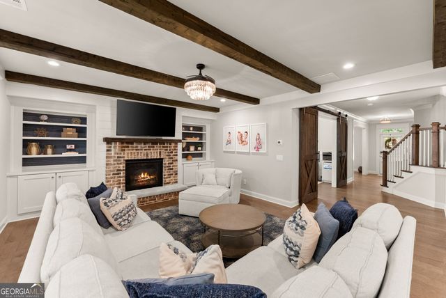 7066 Tree House Way, Flowery Branch, GA 30542
