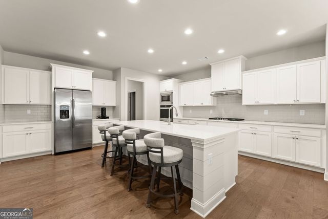 7066 Tree House Way, Flowery Branch, GA 30542