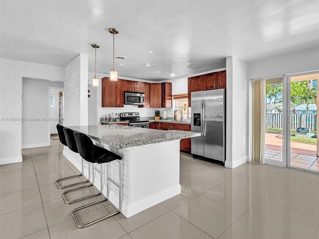 4401 Johnson St, Hollywood, FL 33021