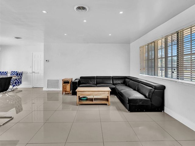 4401 Johnson St, Hollywood, FL 33021