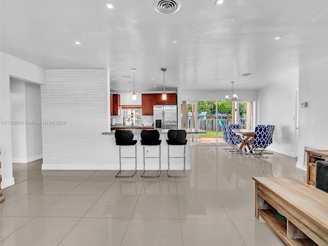 4401 Johnson St, Hollywood, FL 33021