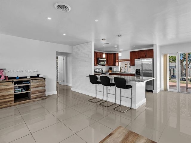 4401 Johnson St, Hollywood, FL 33021