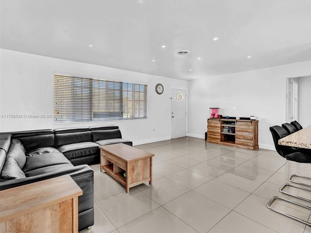 4401 Johnson St, Hollywood, FL 33021