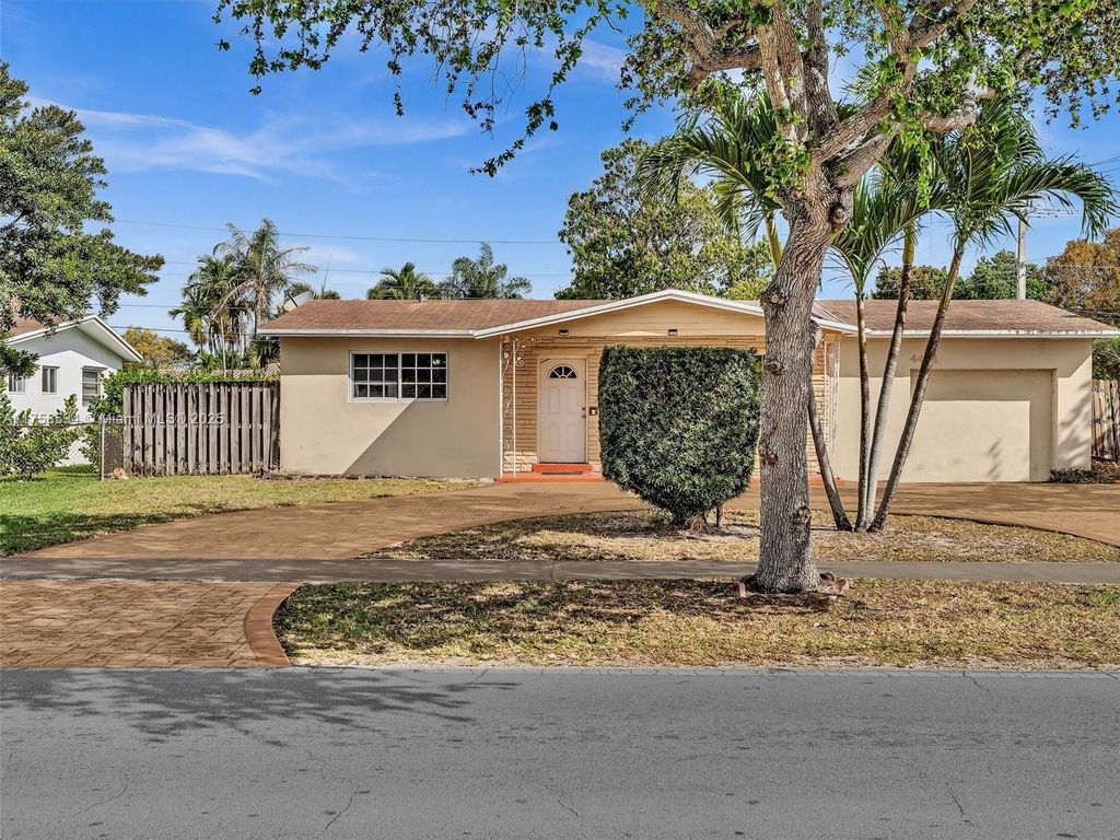 4401 Johnson St, Hollywood, FL 33021