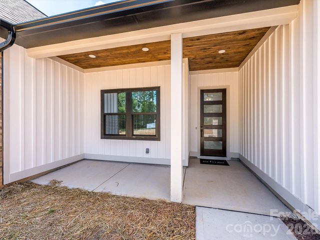 1012 Harrogate Drive, Bessemer City, NC 28016
