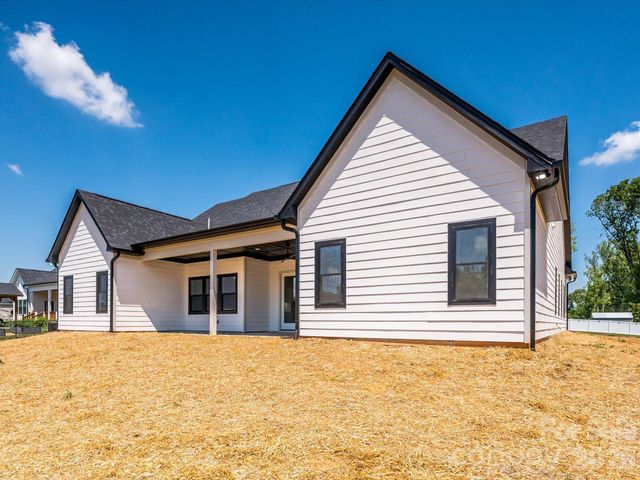 1012 Harrogate Drive, Bessemer City, NC 28016