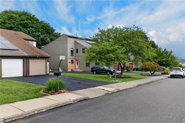 330 Parkside Drive, Macungie Boro, PA 18062