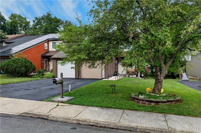 330 Parkside Drive, Macungie Boro, PA 18062