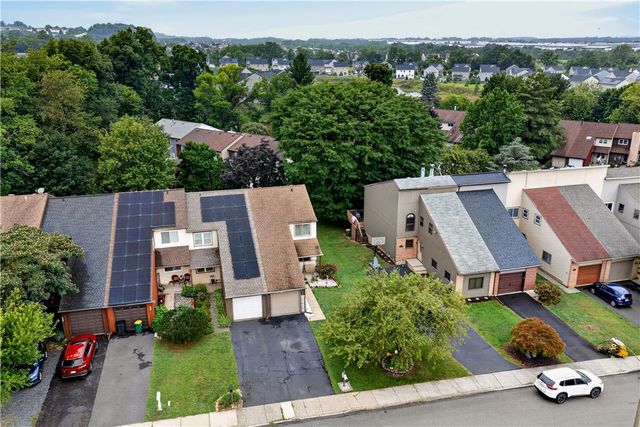 330 Parkside Drive, Macungie Boro, PA 18062