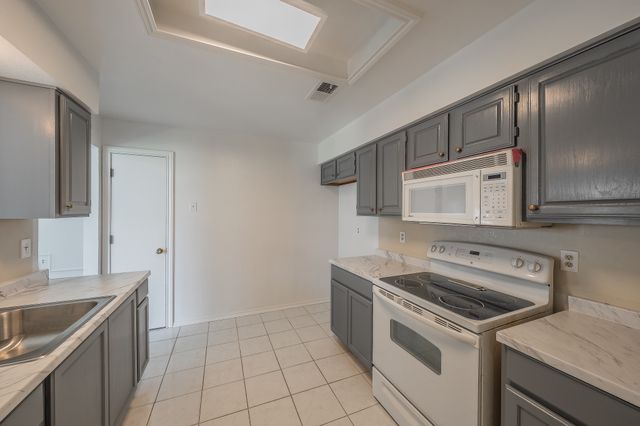 3031 Lela Street, Irving, TX 75061