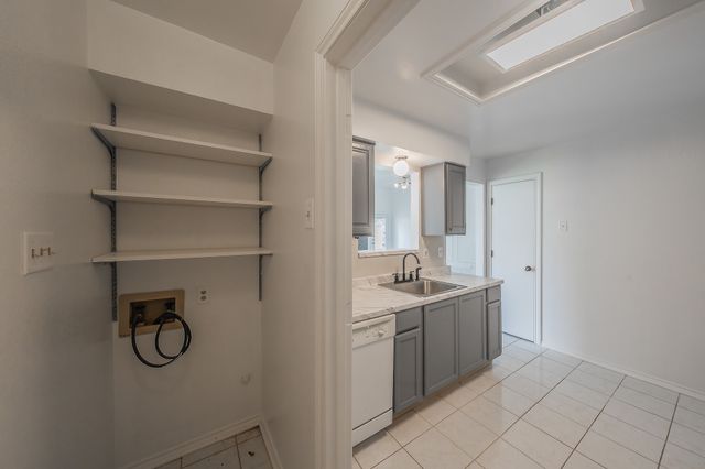 3031 Lela Street, Irving, TX 75061