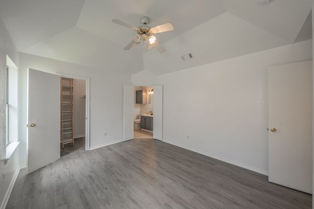 3031 Lela Street, Irving, TX 75061