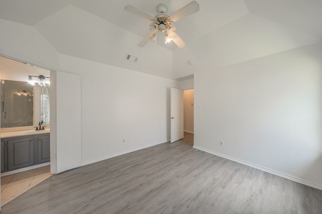 3031 Lela Street, Irving, TX 75061