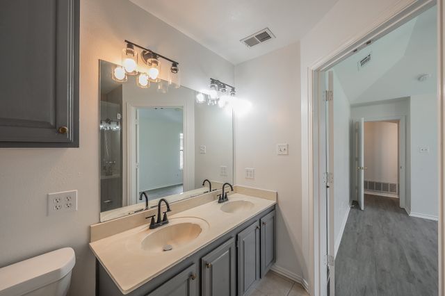 3031 Lela Street, Irving, TX 75061