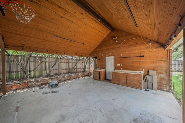 3031 Lela Street, Irving, TX 75061