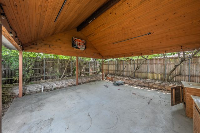 3031 Lela Street, Irving, TX 75061