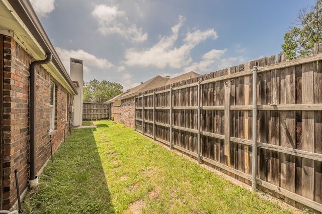 3031 Lela Street, Irving, TX 75061