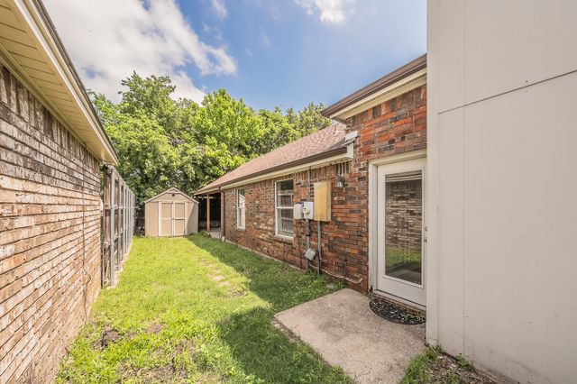 3031 Lela Street, Irving, TX 75061