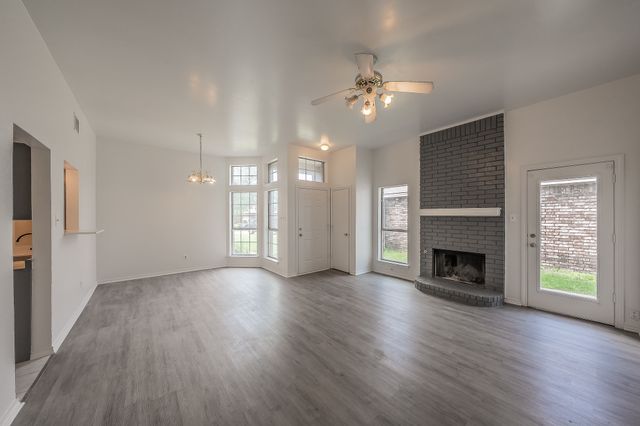 3031 Lela Street, Irving, TX 75061