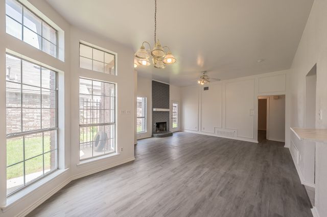 3031 Lela Street, Irving, TX 75061