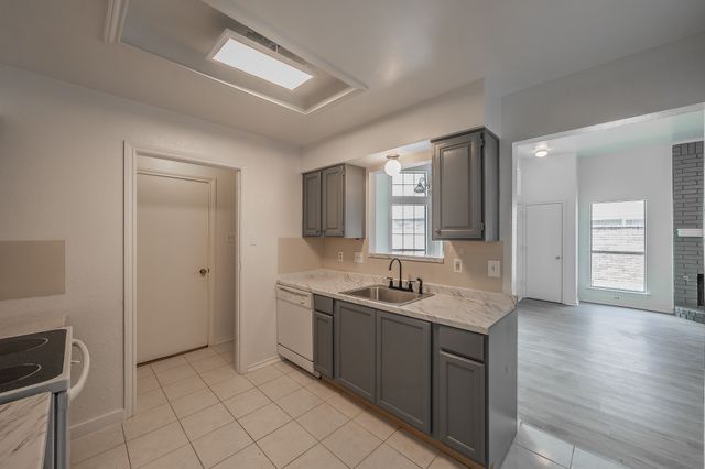 3031 Lela Street, Irving, TX 75061